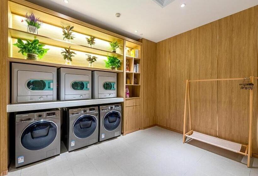 Lavande Hotel Zhongshan Lihe Square