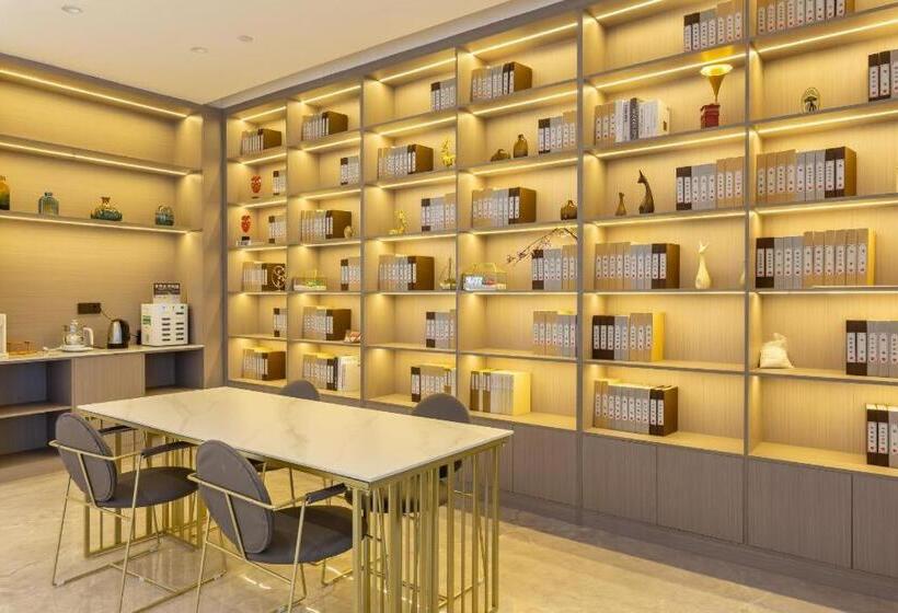 Starway Hotel Chuzhou Mingguang Tiyu Road