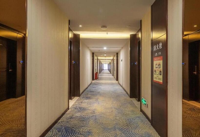 Starway Hotel Jiayuguang Fangte Silk Road Huashen