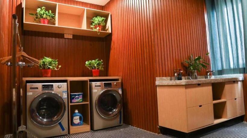 Starway Hotel Linqi Renmin Square