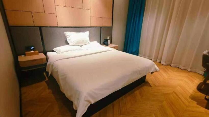 Starway Hotel Linqi Renmin Square