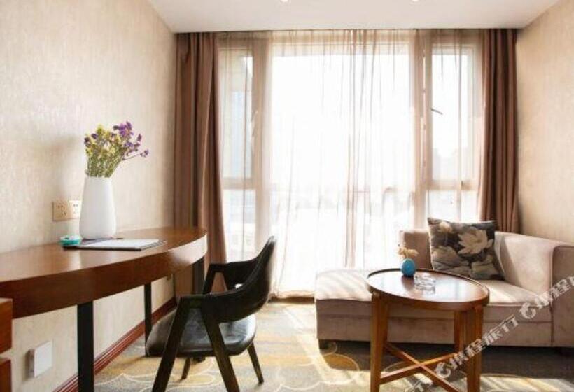 Starway Hotel Luoyang Sports Center