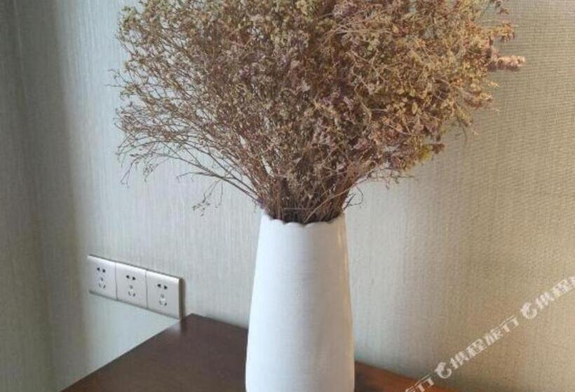 Starway Hotel Luoyang Sports Center