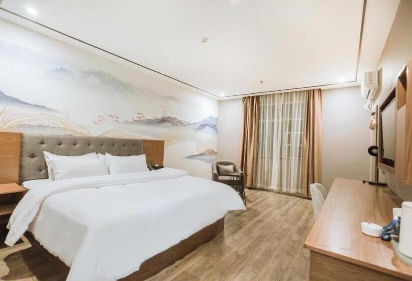 Starway Hotel Nanchang Honggutan Cuiyuan Road Metro Station