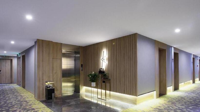 Starway Hotel Nanjing Binjiang Development Zone Xintiandi