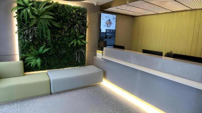 Starway Hotel Qingju Yancheng Railway Station