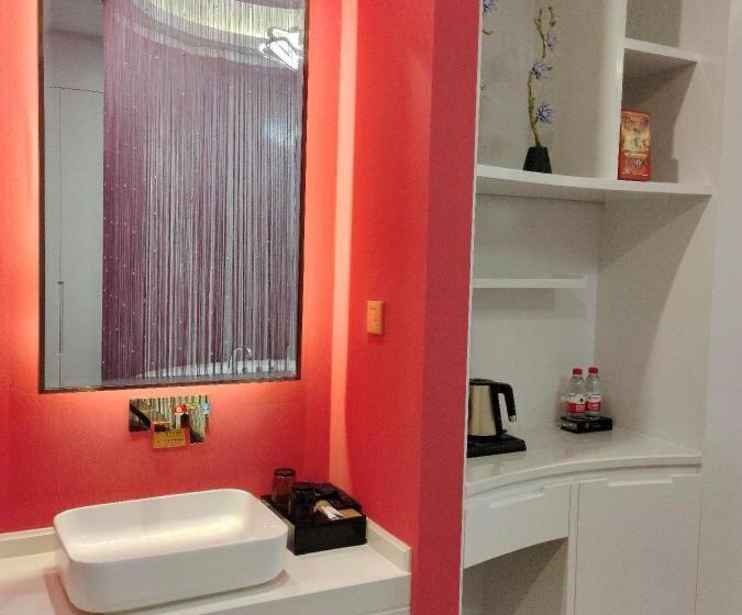 Starway Hotel Urumqi Exhibition Center