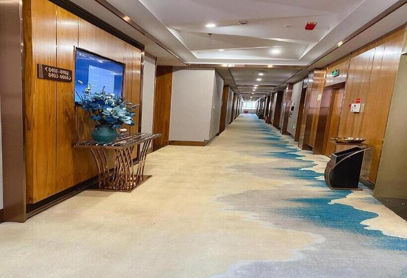 Starway Hotel Urumqi Exhibition Center