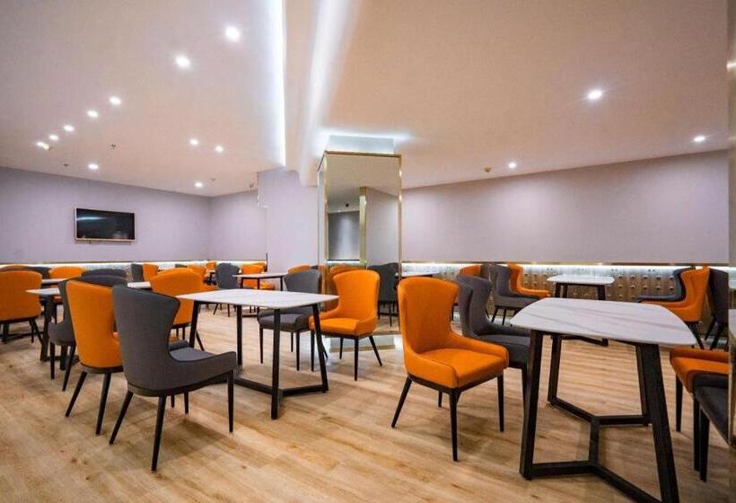 Starway Hotel Urumqi Nanhu Plaza