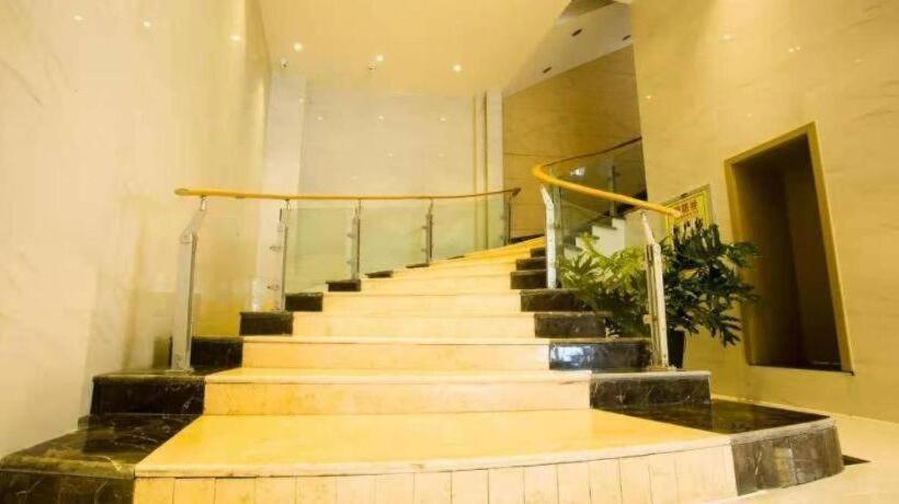 Starway Hotel Xinyi Nanjing Road