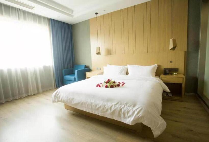 Starway Hotel Xinyi Nanjing Road
