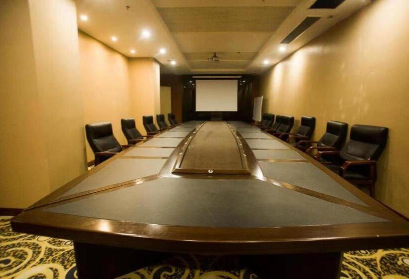 Starway Hotel Xinyi Nanjing Road