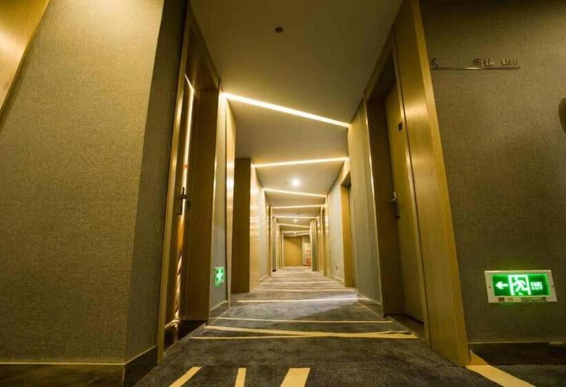 Starway Hotel Xinyi Nanjing Road