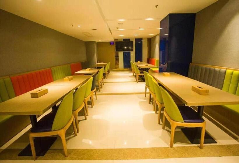 Starway Hotel Xinyi Nanjing Road