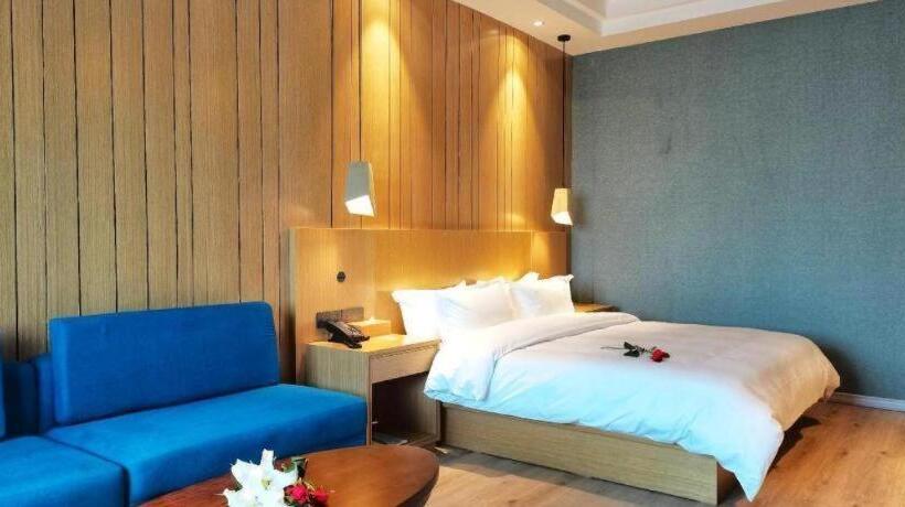 Starway Hotel Xinyi Nanjing Road