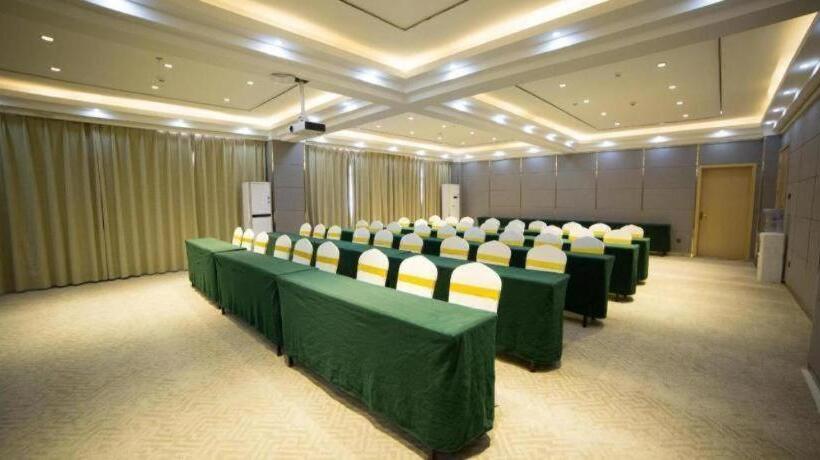 Starway Hotel Zhengzhou Economic Development Zone East Futa Metro Station