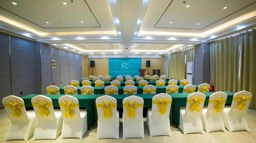 Starway Hotel Zhengzhou Economic Development Zone East Futa Metro Station