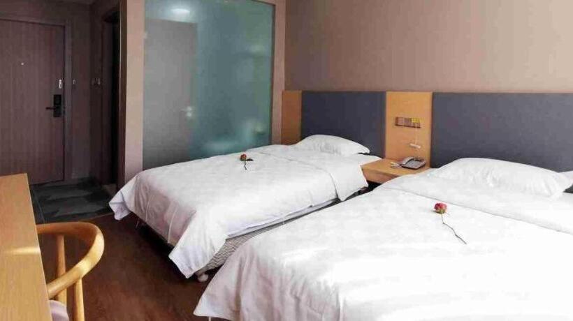 Super 8 Hotel Yizheng Walking Street