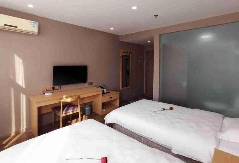 Super 8 Hotel Yizheng Walking Street