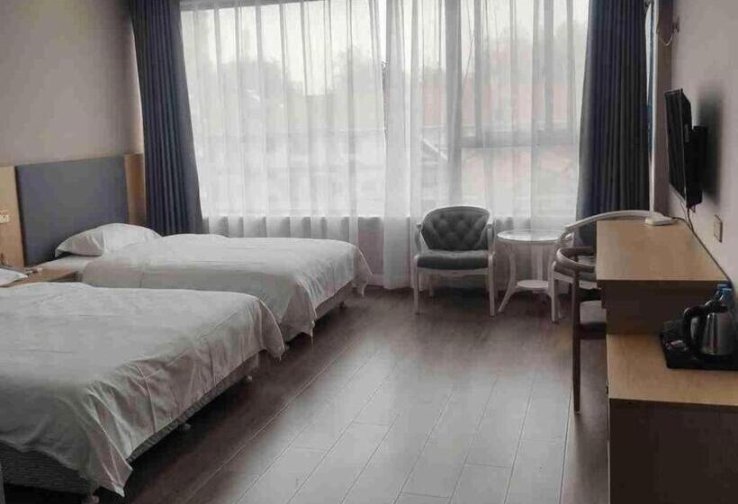 Super 8 Hotel Yizheng Walking Street