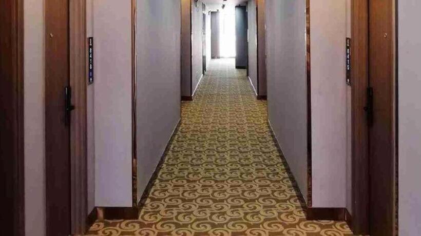 Super 8 Hotel Yizheng Walking Street