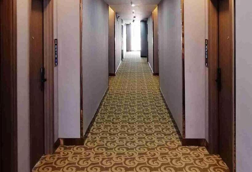 Super 8 Hotel Yizheng Walking Street