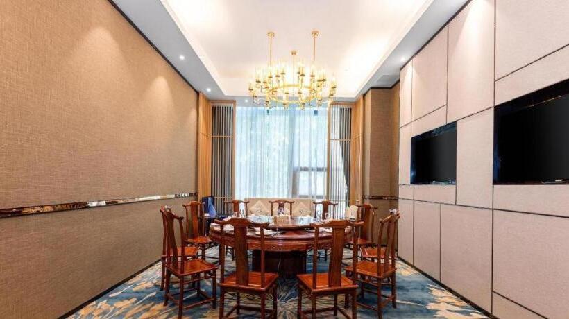 Venus Royal Hotel Nanning East High Speed Railway Station