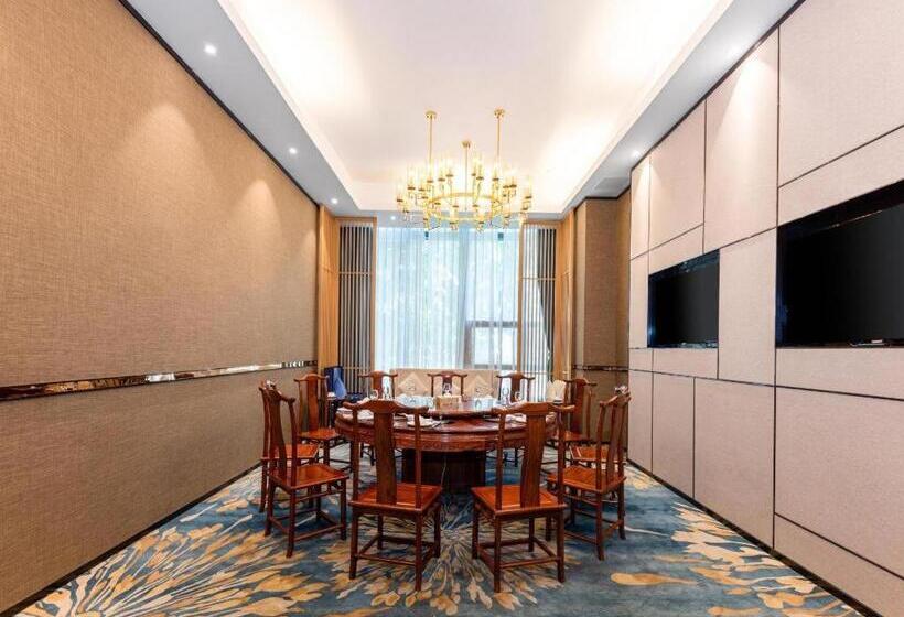 Venus Royal Hotel Nanning East High Speed Railway Station