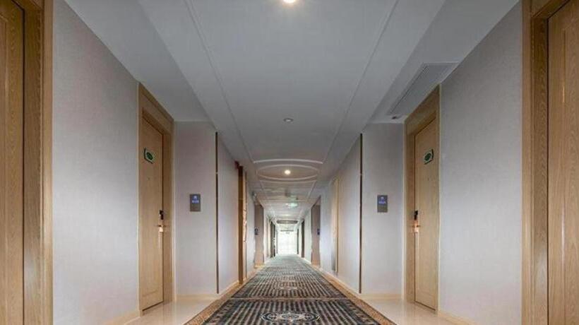 Vienna Hotel Guangdong Foshan West Station Airport Luocun