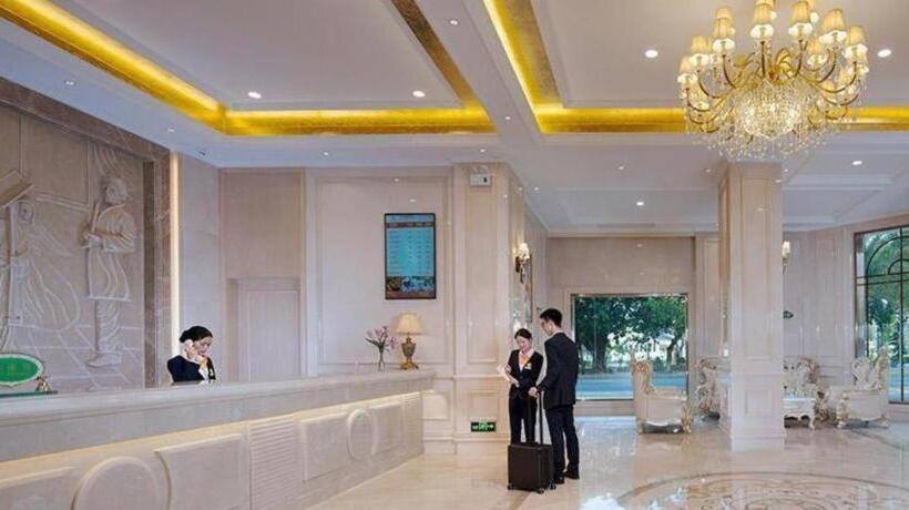 Vienna Hotel Guangdong Zhaoqing East Station Dinghu Mountain Scenic Area