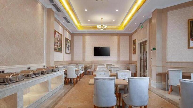 Vienna Hotel Guangdong Zhaoqing East Station Dinghu Mountain Scenic Area