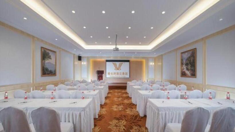 Vienna Hotel Hainan Lingshui Center