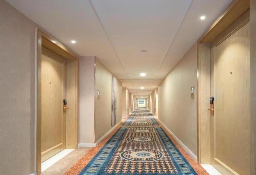 Vienna Hotel Shandong Qingdao Taidong Pijiu Street Liaoning Road