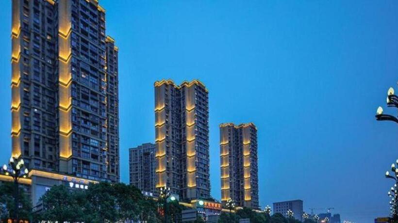 Vienna Hotel Sichuan Yibin High Speed Railway Station