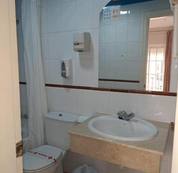 旅馆 Hostal Montys