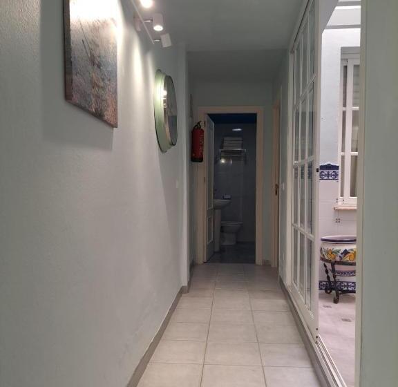 旅馆 Hostal Montys