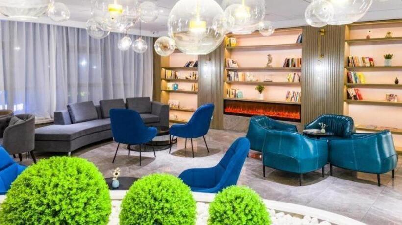 Atour Hotel Huzhou Changxing Changhai Road