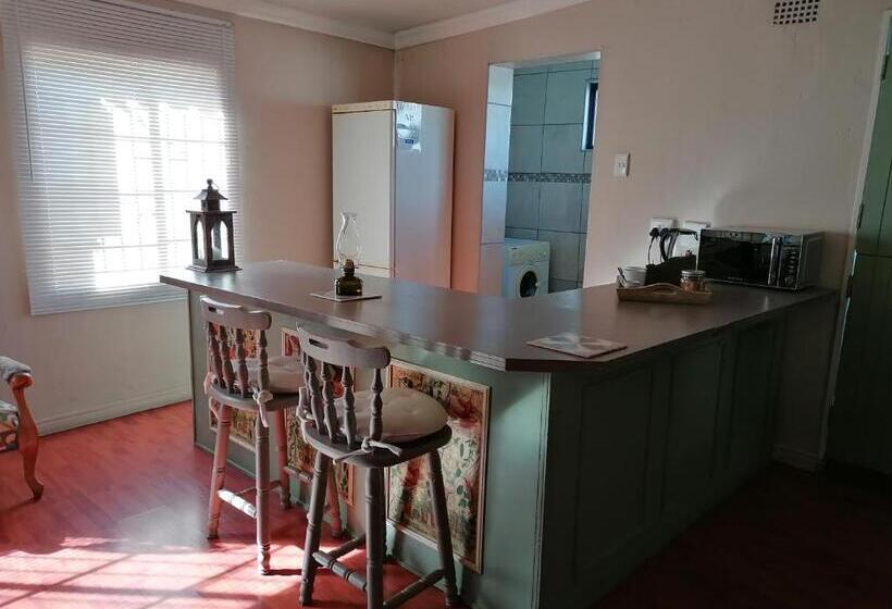 مبيت وإفطار Hill Manor Room 2 Self Catering Unit