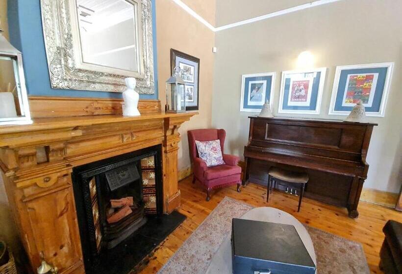 مبيت وإفطار Hill Manor Room 2 Self Catering Unit