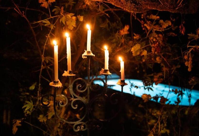 Bed and Breakfast La Jolie Longère Fleurie Tiny House Avec Piscine Et Jardin