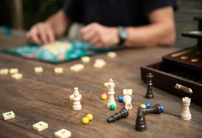Bed and Breakfast La Jolie Longère Fleurie Roulotte Avec Piscine Et Grand Jardin