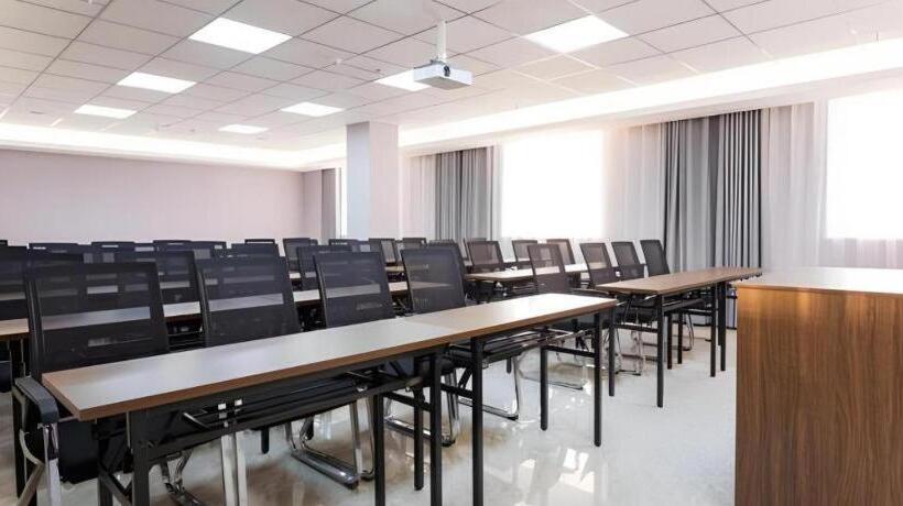 Borrman Hotel East Huai An Railway Station Zhou  Enlai Memorial