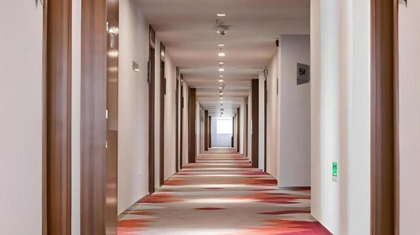 Borrman Hotel East Huai An Railway Station Zhou  Enlai Memorial