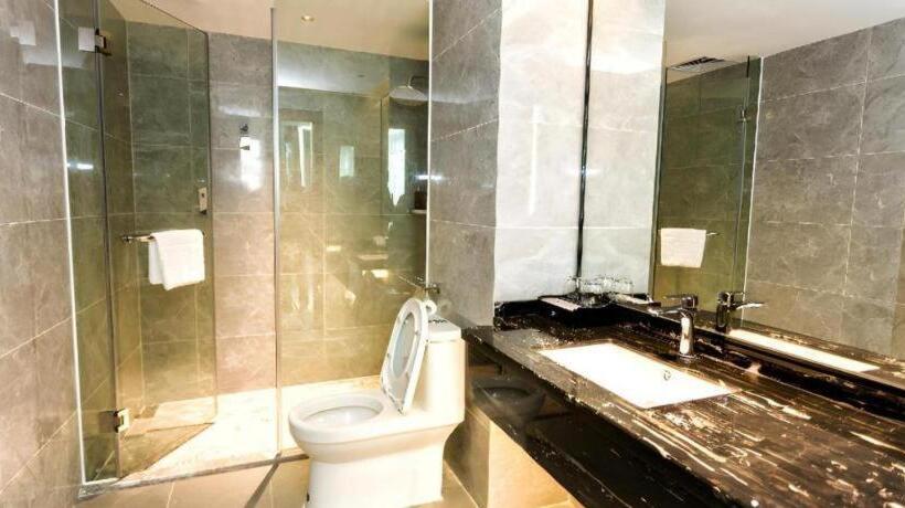 Borrman Hotel Yunfu Xinxing County Bus Station