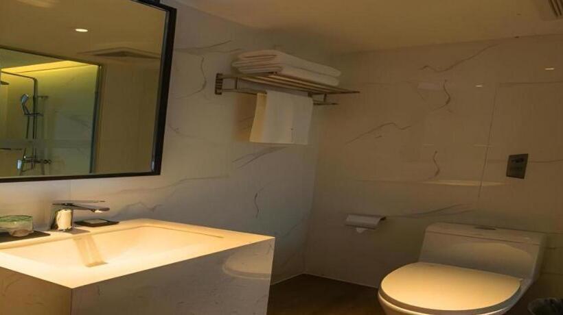 Borrman Hotel Zhanjiang Wuchuan Jinsha Plaza