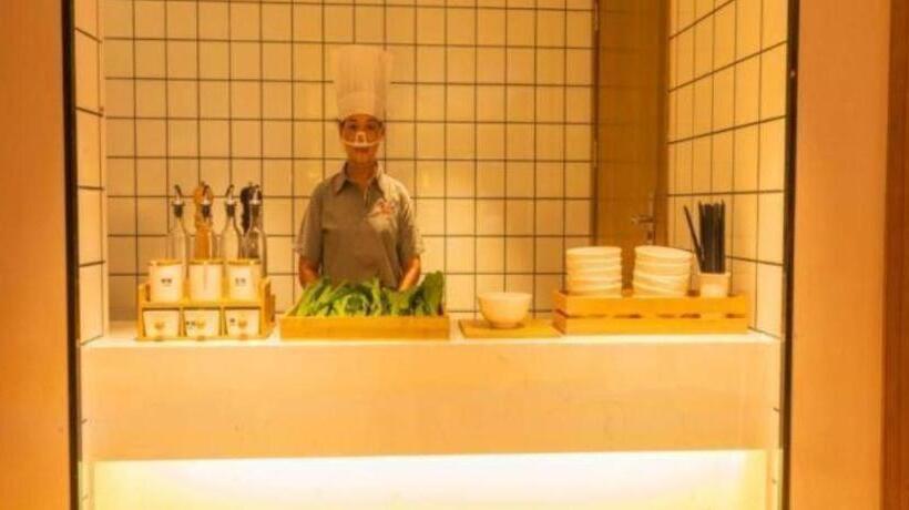 Borrman Hotel Zhanjiang Wuchuan Jinsha Plaza