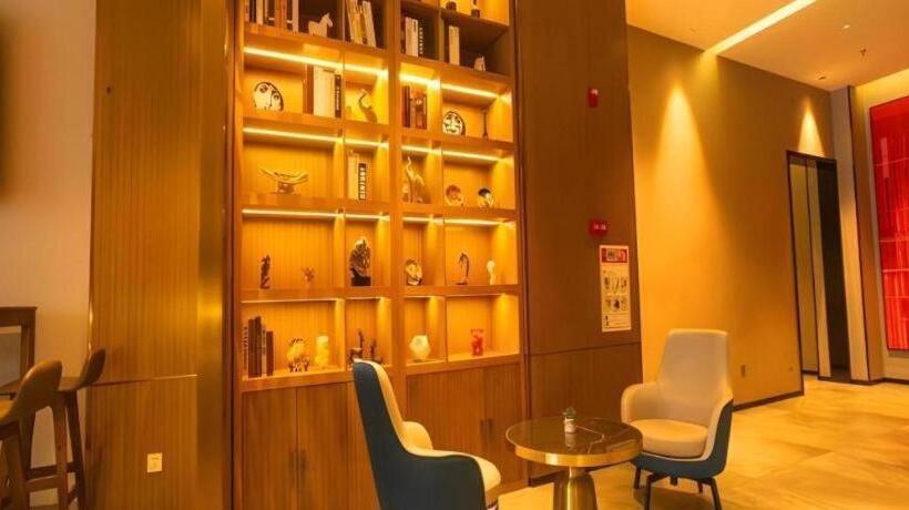 Borrman Hotel Zhanjiang Wuchuan Jinsha Plaza