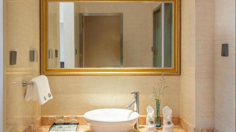 Chonpines Hotels· Shijiazhuang Fangbei