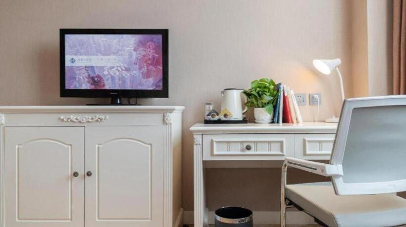 Chonpines Hotels· Shijiazhuang Fangbei