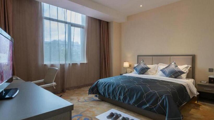 Chonpines Hotels· Shijiazhuang Fangbei